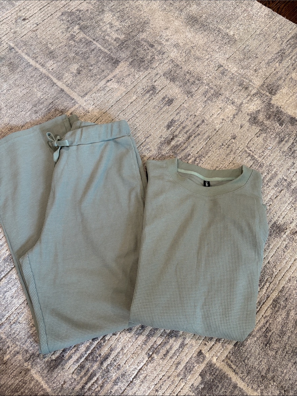 Comfit Medium Sage Waffle Knit Lounge Set Oversized Top Wide Leg Pants NWOT